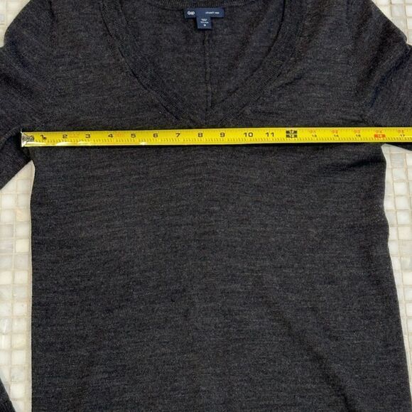 Gap Women’s Wool Dark Gray Fitted Long Sleeve V Neck Sweater - Picture 6 of 12